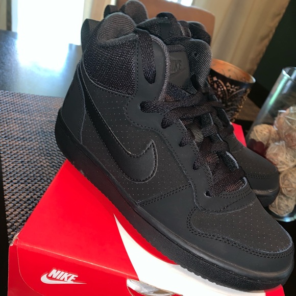 nike court borough mid gs black